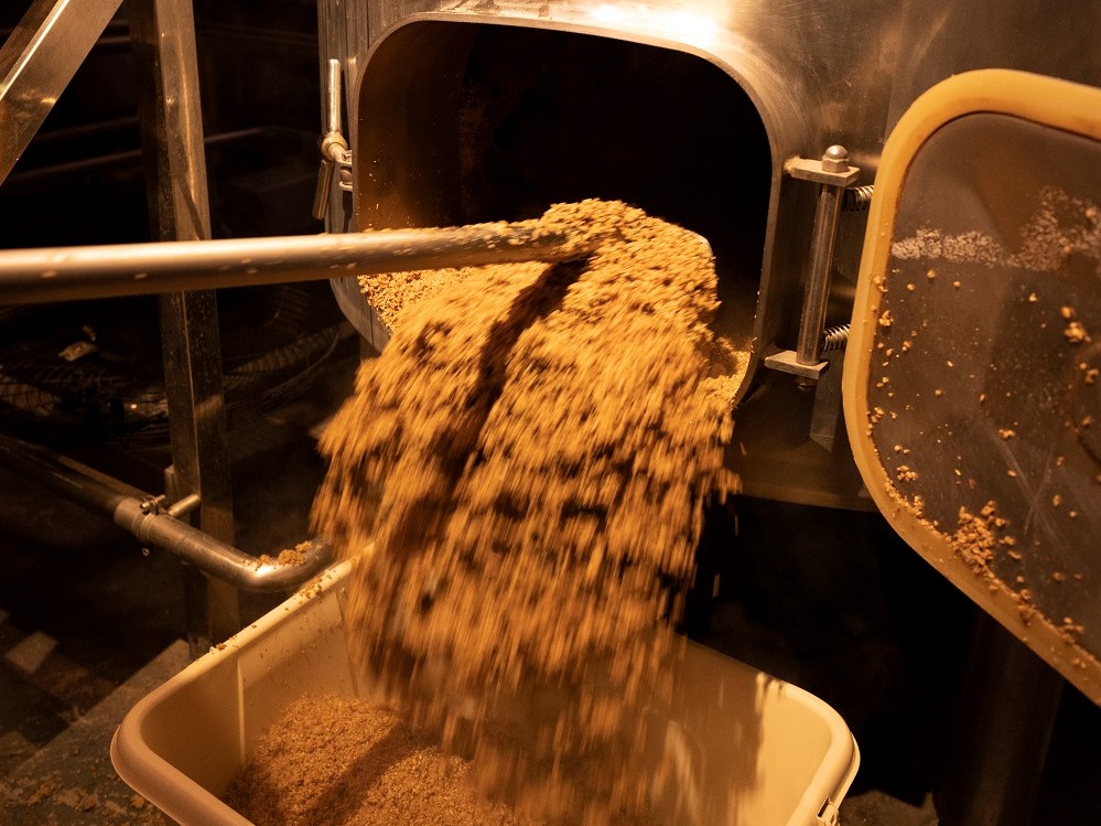 如何將釀酒產生的污水污物變廢為寶？